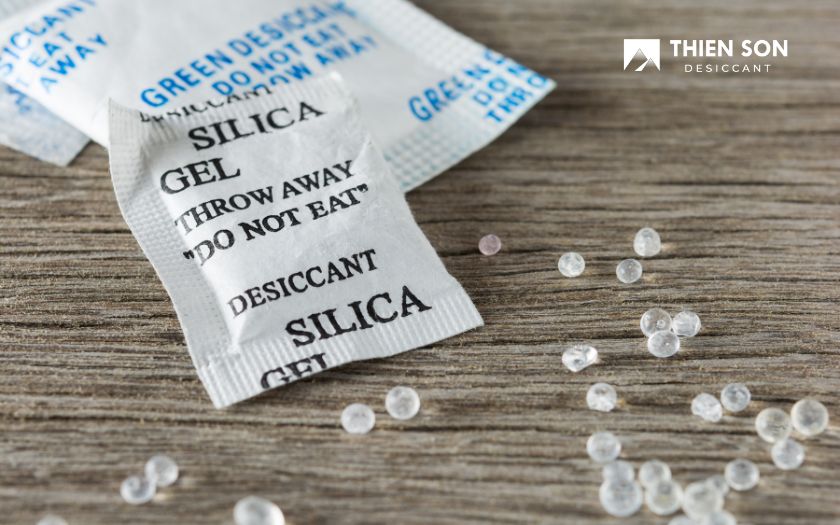 Sản phẩm gói hút ẩm Silicagel có thiết kế nhỏ gọn và dễ dàng sử dụng.