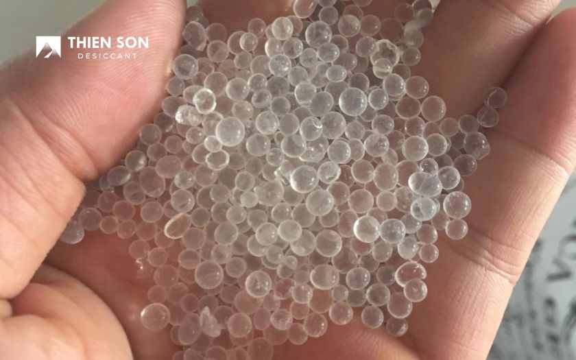 Cách sử dụng gói hút ẩm giày Slicagel đúng cách.