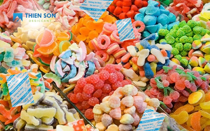 Gói hút ẩm thường đặt trong nhiều mặt hàng tiêu dùng